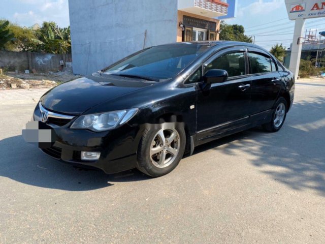 Cần bán gấp Honda Civic đời 2008, màu đen, xe gia đình0