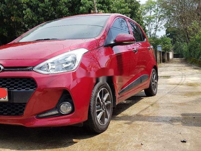 Cần bán Hyundai Grand i10 sản xuất năm 2017, màu đỏ, xe gia đình