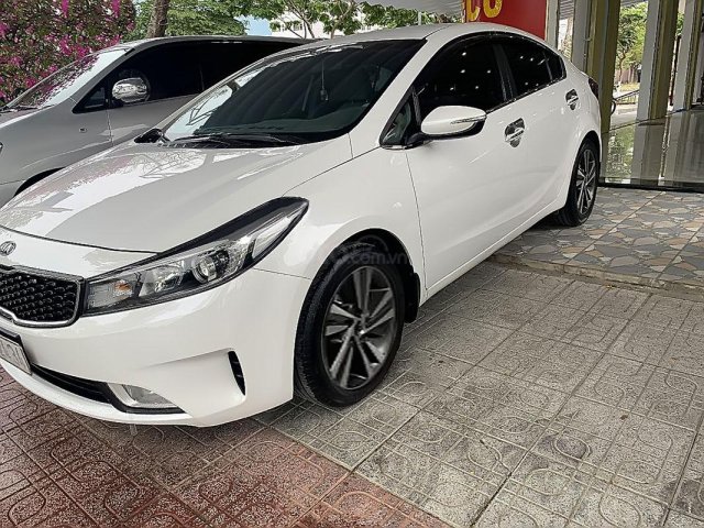 Bán ô tô Kia Cerato 1.6 MT năm 2018, màu trắng, 482tr