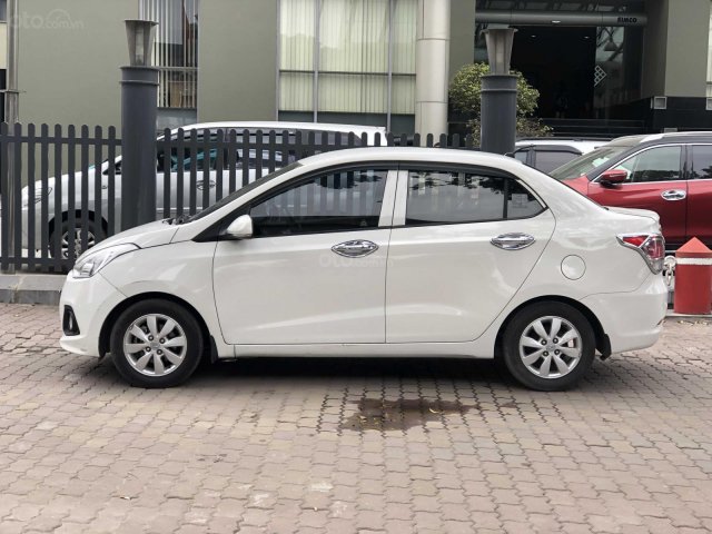 Cần bán lại xe Hyundai Grand i10 đăng ký 2017, màu trắng nhập khẩu nguyên chiếc, giá 335 triệu đồng0