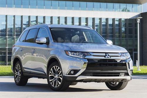 Ưu đãi giá sâu - Tặng phụ kiện chính hãng khi mua chiếc Mitsubishi Outlander 2.0 CVT Pre, đời 20190