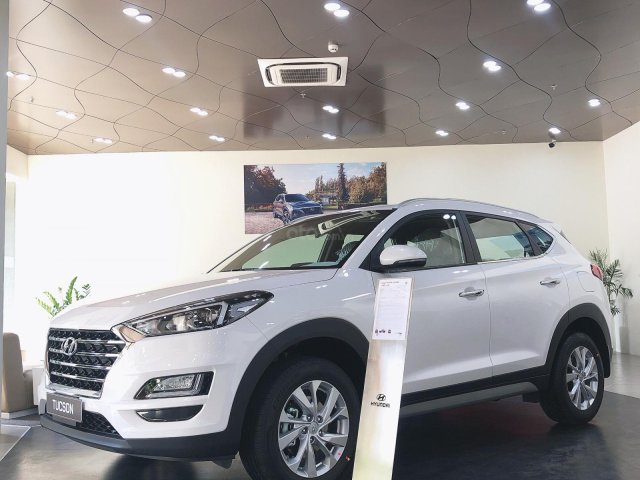 Hyundai Tucson tiêu chuẩn- đủ màu giá tốt- sẵn xe giao ngay0