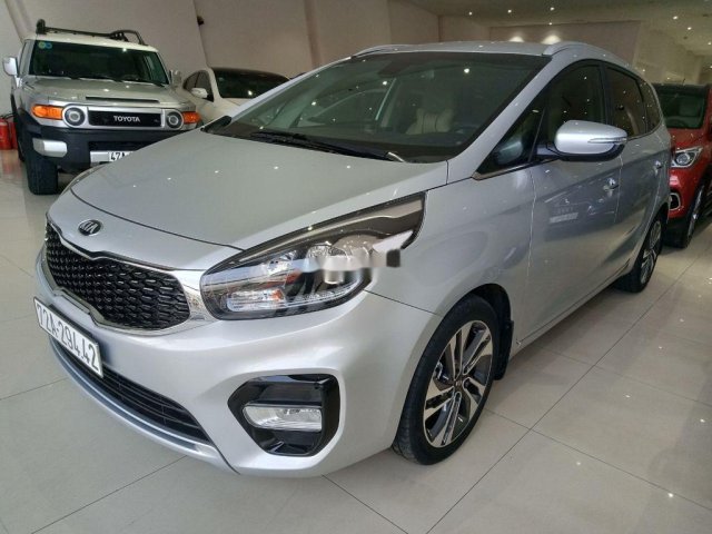 Cần bán Kia Rondo năm 2018