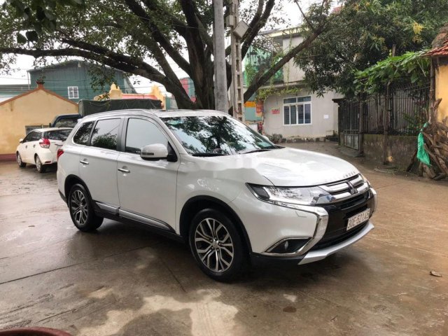 Bán Mitsubishi Outlander 2.4 CVT năm sản xuất 2017, màu trắng, xe nhập, giá chỉ 870 triệu