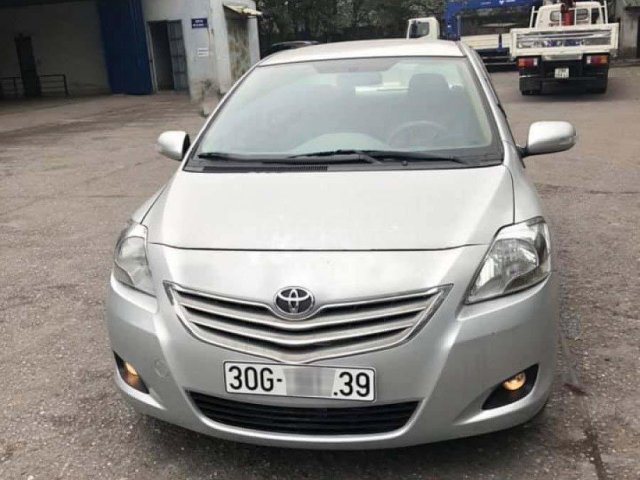 Bán xe Toyota Vios E 2014, màu bạc, chính chủ0