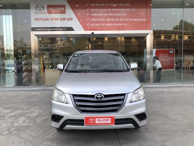 Giá xe Toyota Innova 2.0E MT 2014, bạc, công ty XHĐ đủ, TP. HCM giá rẻ