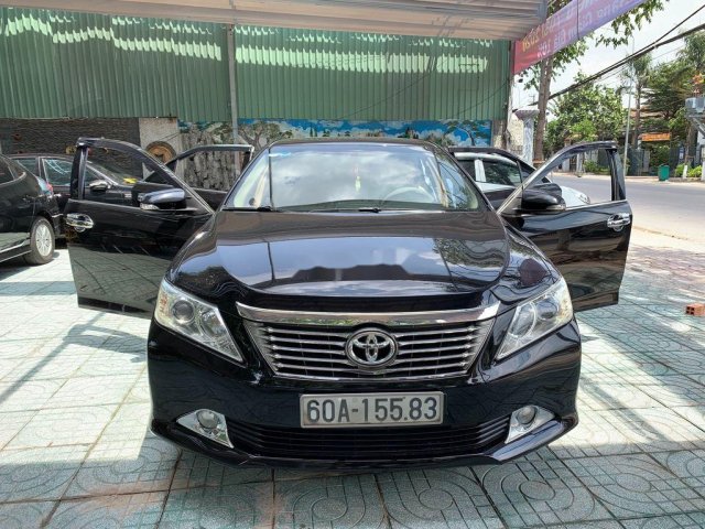 Cần bán xe Toyota Camry 2.0AT 2014 giá tốt