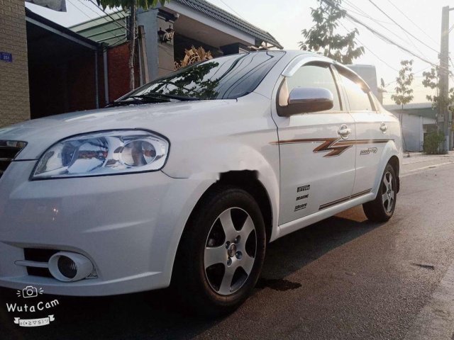 Bán xe Daewoo Gentra 2009, màu trắng