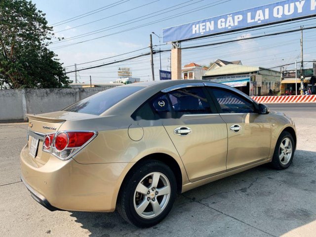 Bán Chevrolet Cruze LTZ 1.8 AT 2010, màu vàng, xe nhập, giá chỉ 285 triệu