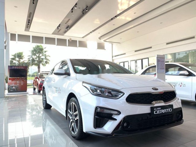 Cần bán Kia Cerato sản xuất năm 2019, màu trắng giá cạnh tranh0