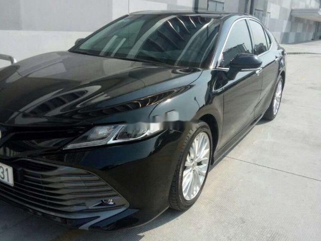 Bán xe Toyota Camry 2.0G năm 2019, màu đen, nhập khẩu