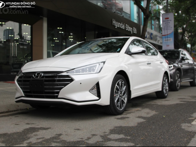 Hỗ trợ trả góp 80% - Khi mua Hyundai Elantra 2.0 AT năm 2019, màu trắng- Giao xe ngay