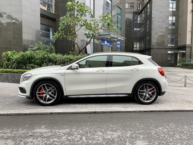 Bán Mercedes GLA 45 AMG, màu trắng sản xuất 2015, đăng ký tháng 12/20150