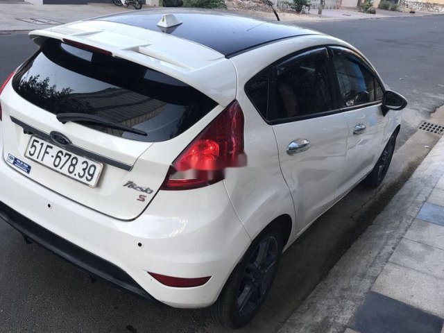 Xe Ford Fiesta S sản xuất 2012, màu trắng, 298tr