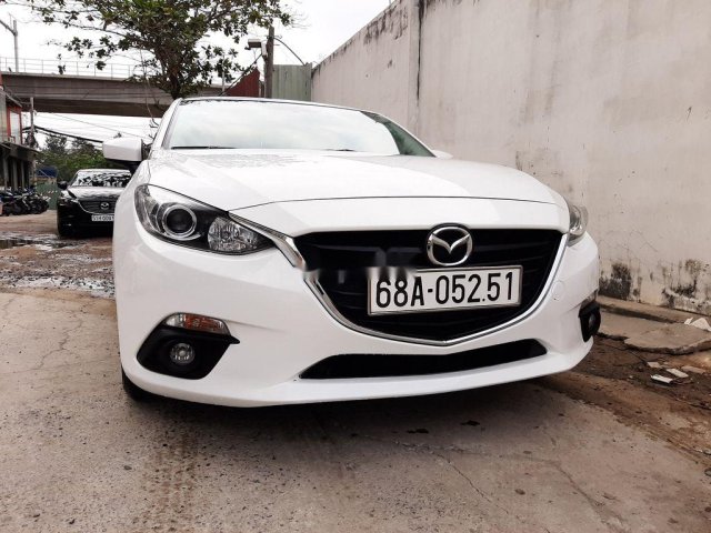 Cần bán gấp Mazda 3 đời 2016, màu trắng, 530 triệu