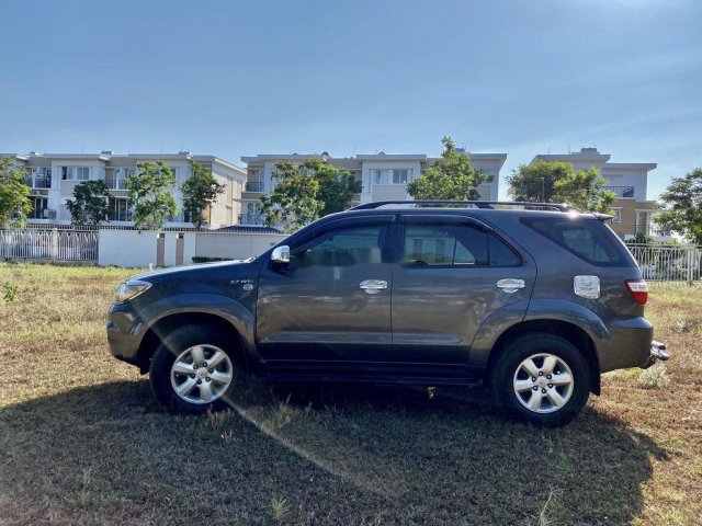 Cần bán gấp Toyota Fortuner AT sản xuất năm 2011 chính chủ, giá tốt