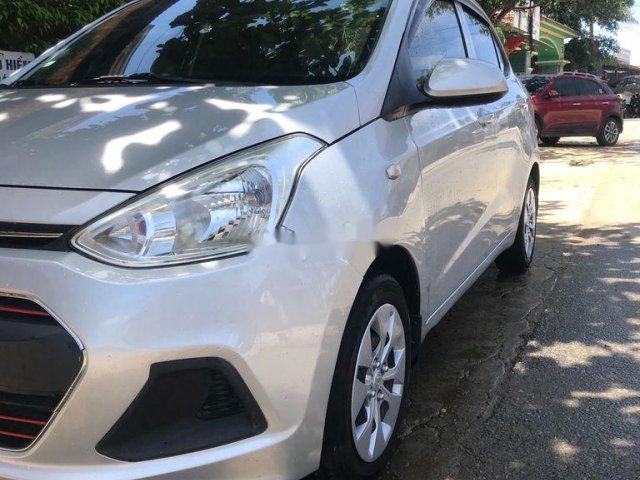 Cần bán xe Hyundai Grand i10 đời 2016, màu bạc, nhập khẩu nguyên chiếc, giá chỉ 265 triệu