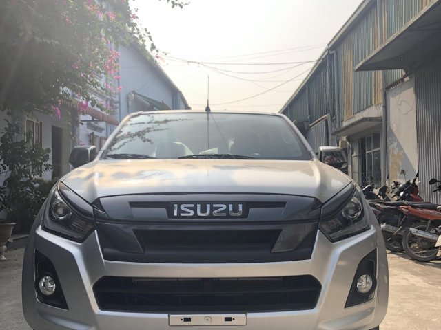 Xe bán tải Isuzu Dmax 4x2 MT-2019, xe sẵn, đủ màu, giá tốt, giao xe toàn quốc, khuyến mãi nhiều phụ kiện hấp dẫn0