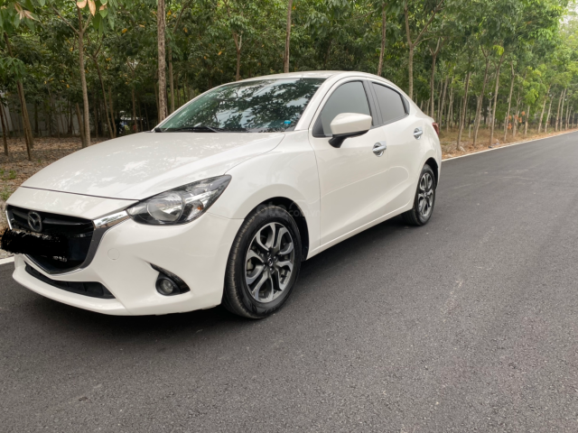 Cần bán Mazda 2 sx 2015, xe nhập Thái Lan0