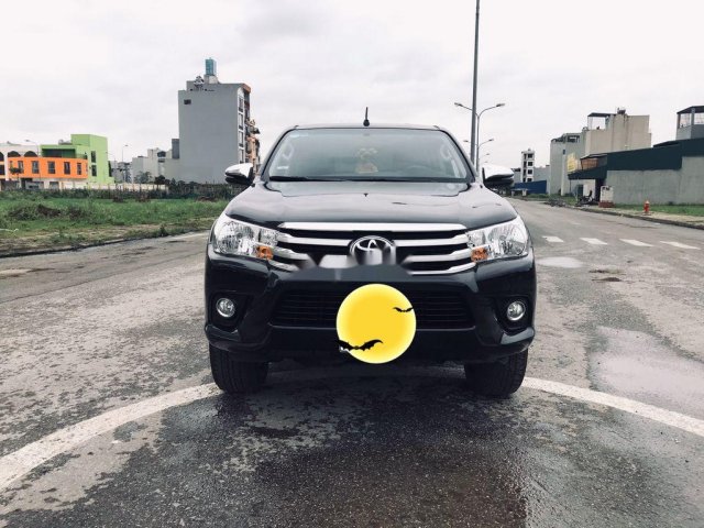 Bán Toyota Hilux MT năm sản xuất 2018, màu đen, nhập khẩu nguyên chiếc số sàn giá cạnh tranh