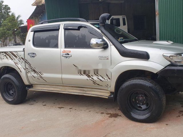 Bán xe Toyota Hilux 3.0G 2012, màu bạc, giá chỉ 400 triệu