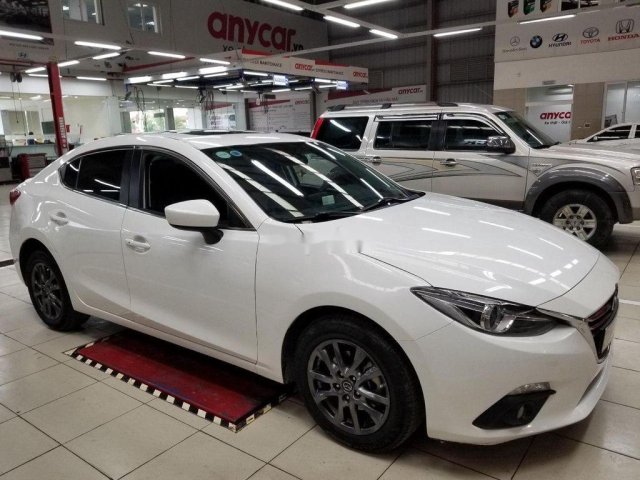 Cần bán lại xe Mazda 3 sản xuất 2016, màu trắng