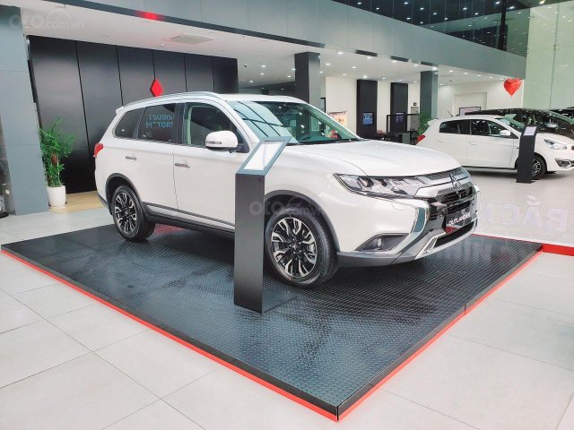 Mitsubishi Outlander siêu phẩm 2020, đủ màu giao xe, hỗ trợ trả góp, đăng ký lái thử, liên hệ để có giá tốt nhất