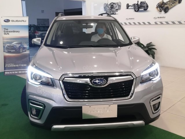 Bán xe Subaru Forester IS 2019, màu bạc nhập khẩu.