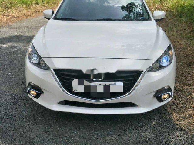 Bán Mazda 3 năm sản xuất 2016, màu trắng, chính chủ