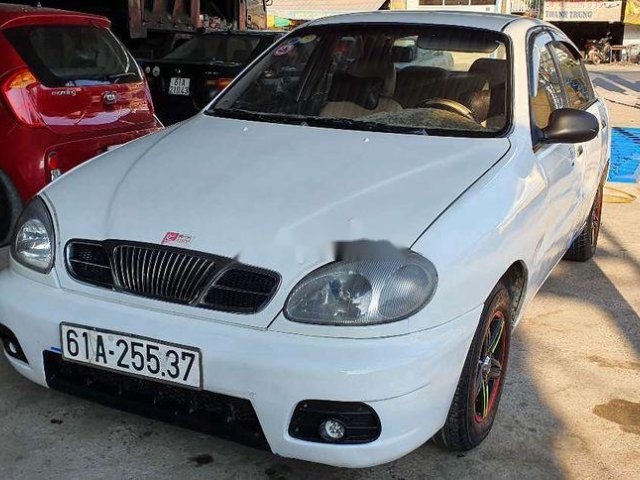 Cần bán gấp Daewoo Lanos năm sản xuất 2002, màu trắng, giá chỉ 68 triệu