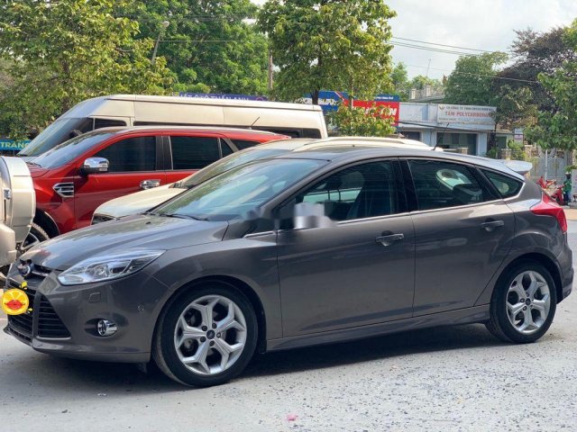 Cần bán gấp Ford Focus năm sản xuất 2015, màu xám số tự động