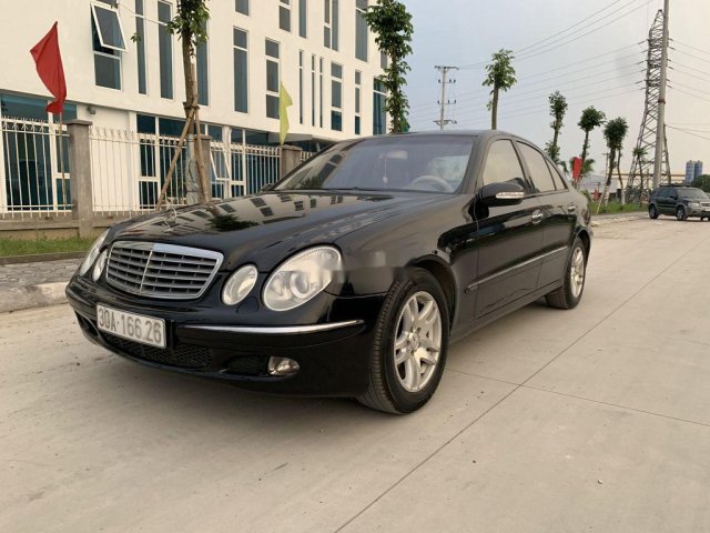 Bán xe Mercedes E class đời 2003, màu đen, 240 triệu0