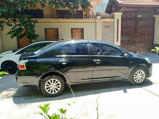 Chính chủ cần bán chiếc Toyota Vios 1.5E 2014, màu đen, giá cực rẻ0