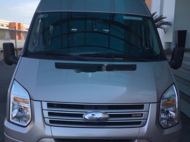 Cần bán gấp Ford Transit sản xuất năm 2017, màu bạc