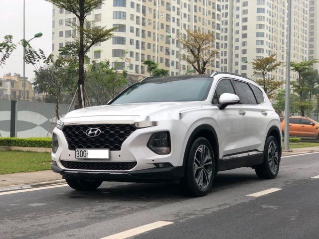 Cần bán lại xe Hyundai Santa Fe sản xuất 2018, màu trắng, chính chủ0