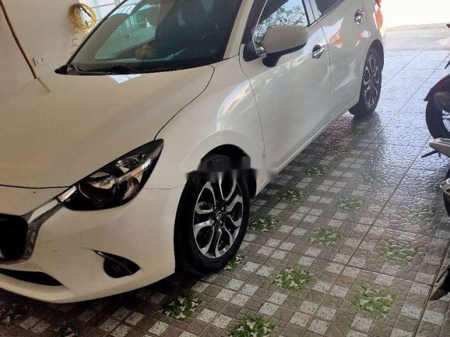 Cần bán xe Mazda 2 2017, màu trắng còn mới, 435 triệu