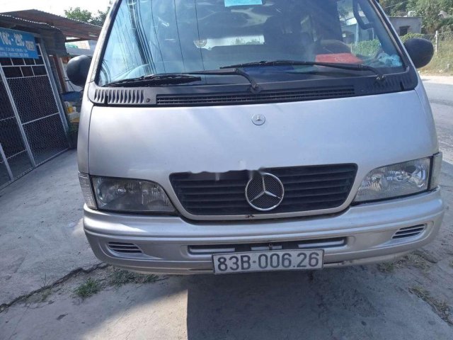 Cần bán Mercedes MB năm 2002, màu bạc giá cạnh tranh0