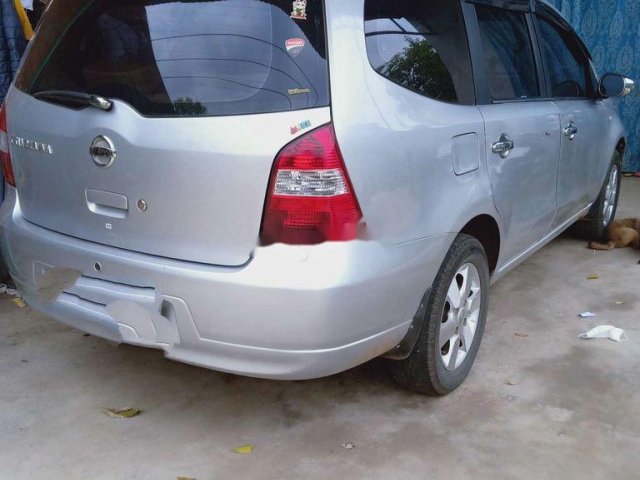 Bán Nissan Grand livina năm 2012, màu bạc, xe nhập, 255 triệu0