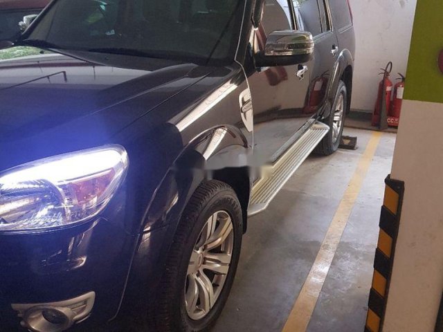 Bán xe Ford Everest năm sản xuất 2011, màu đen, xe gia đình