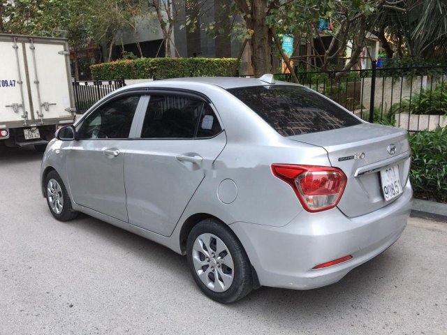 Bán xe Hyundai Grand i10 1.2MT đời 2015, màu bạc số sàn, 278tr0