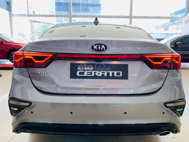 Cần bán Kia Cerato năm 2019, màu bạc, giá bán hấp dẫn 635tr, hỗ trợ lãi suất thấp