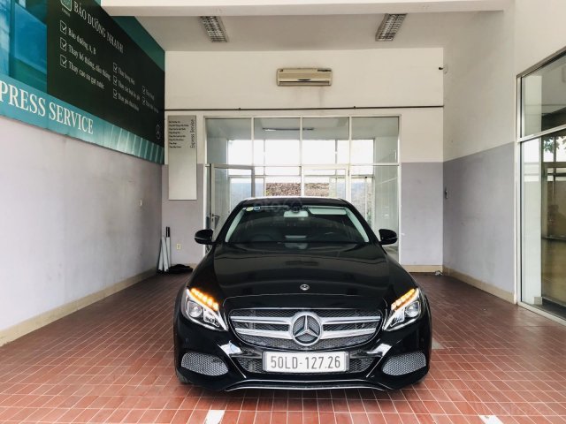 Mercedes C200 2018, màu đen demo chính hãng VNS0