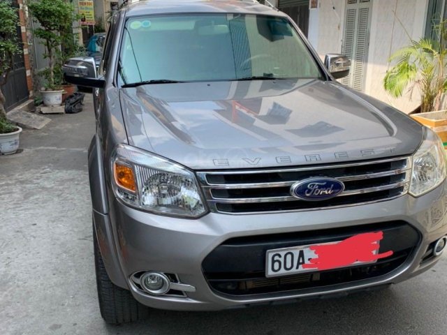 Cần bán lại xe Ford Everest 2.0MT đời 2015, màu bạc, giá siêu tốt0