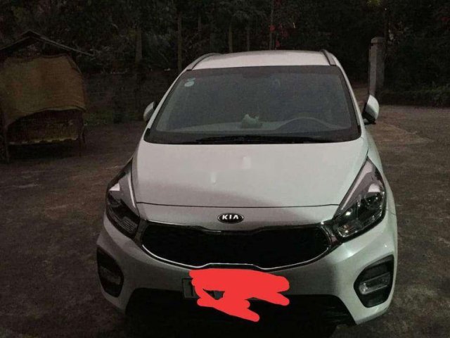 Bán xe Kia Rondo đời 2018, màu trắng, chính chủ, giá tốt