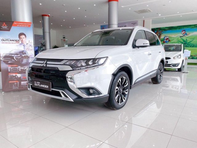 Bán Mitsubishi Outlander 2020, màu trắng, 950 triệu0