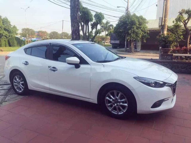 Xe Mazda 3 đời 2018, màu trắng, nhập khẩu nguyên chiếc, giá tốt0