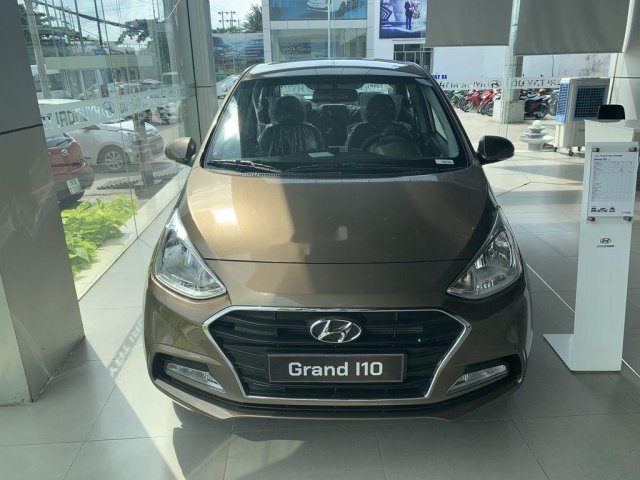 Cần bán Hyundai Grand i10 2020, màu ghi vàng 0