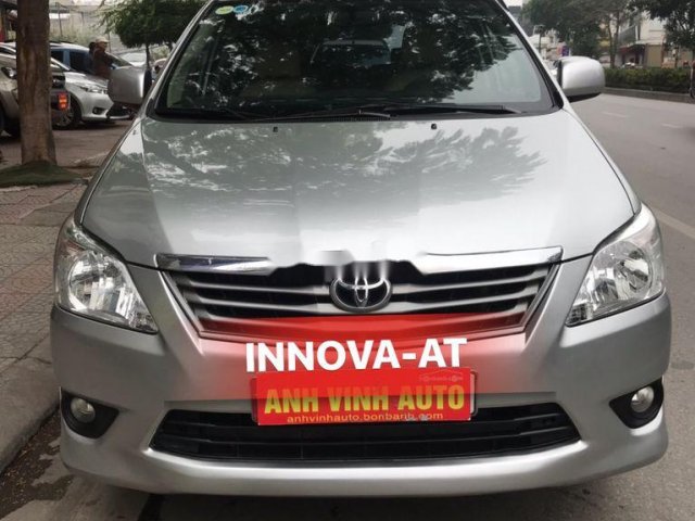 Bán xe Toyota Innova 2014, số tự động, chính chủ0