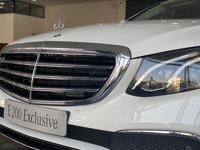 Giá xe Mercedes E200 Exclusive 2020, thông số, giá lăn bánh, khuyến mãi 100% phí trước bạ