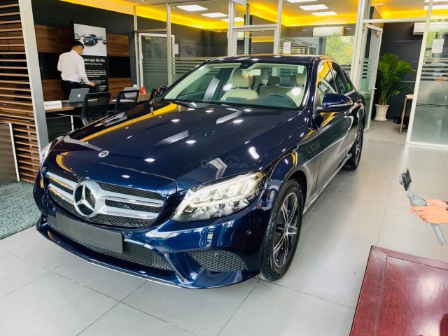 Giá xe Mercedes-Benz C180 2021, thông số kỹ thuật, giá lăn bánh, khuyến mãi 50% trước bạ tháng 01/20210